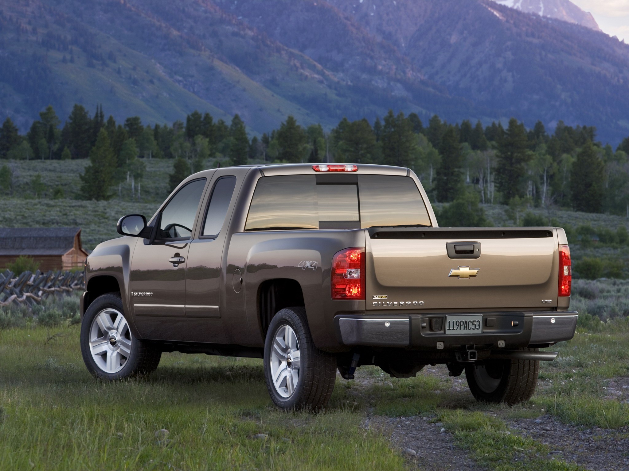 Chevrolet Silverado photo 11
