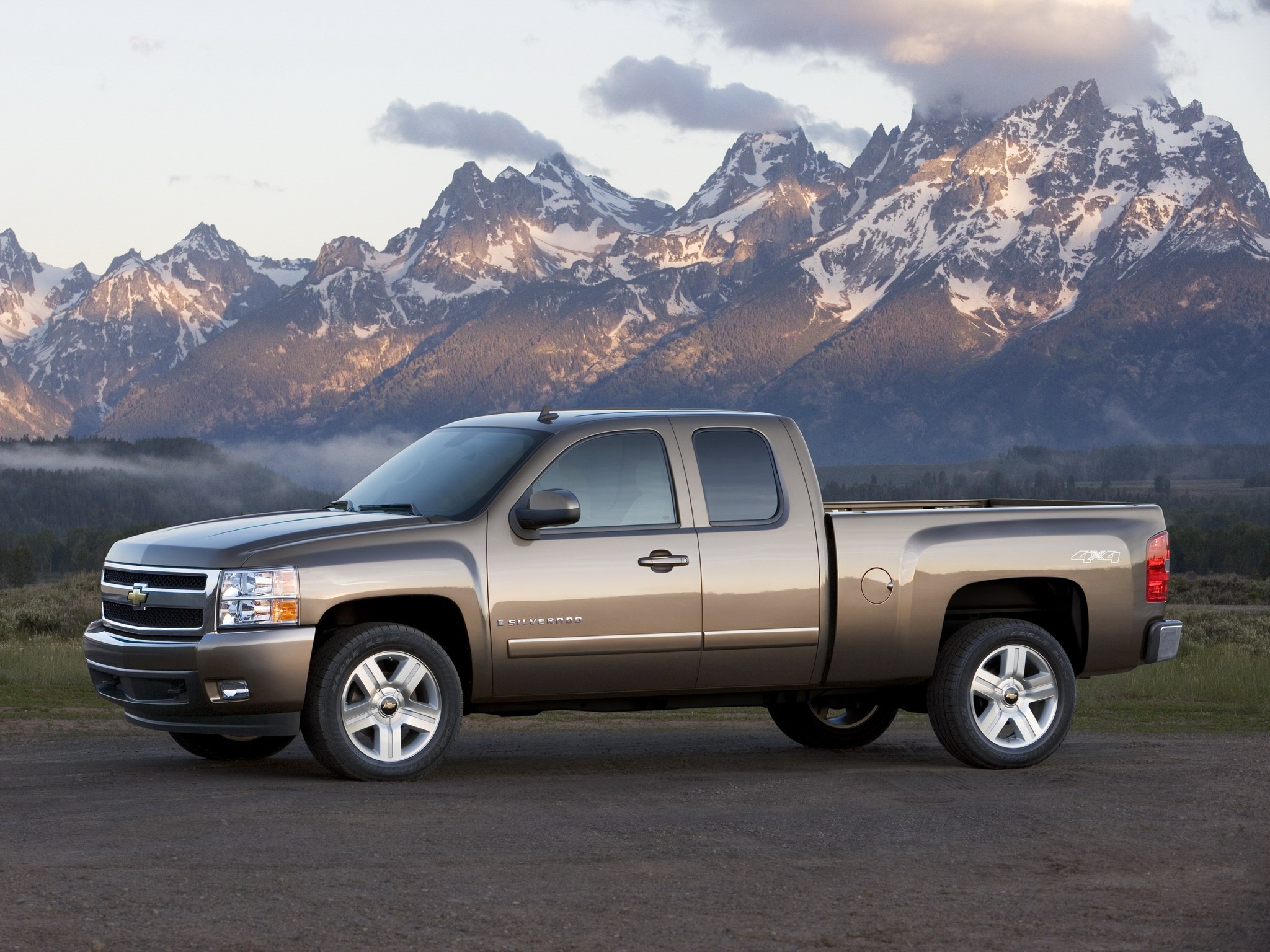 Chevrolet Silverado photo 12