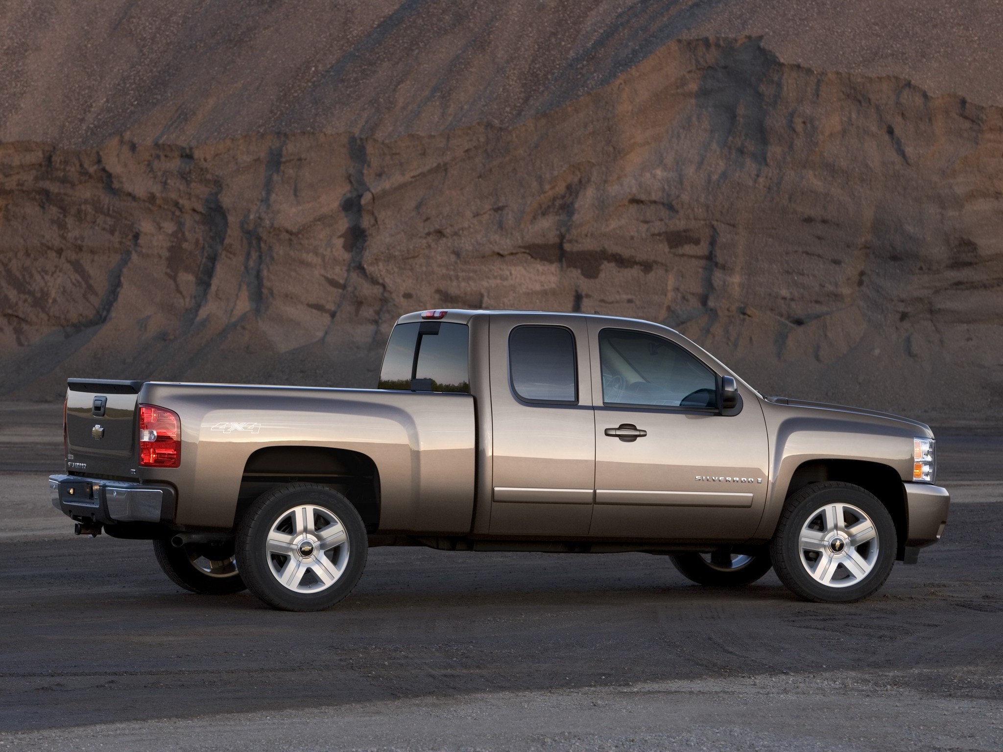 Chevrolet Silverado photo 15