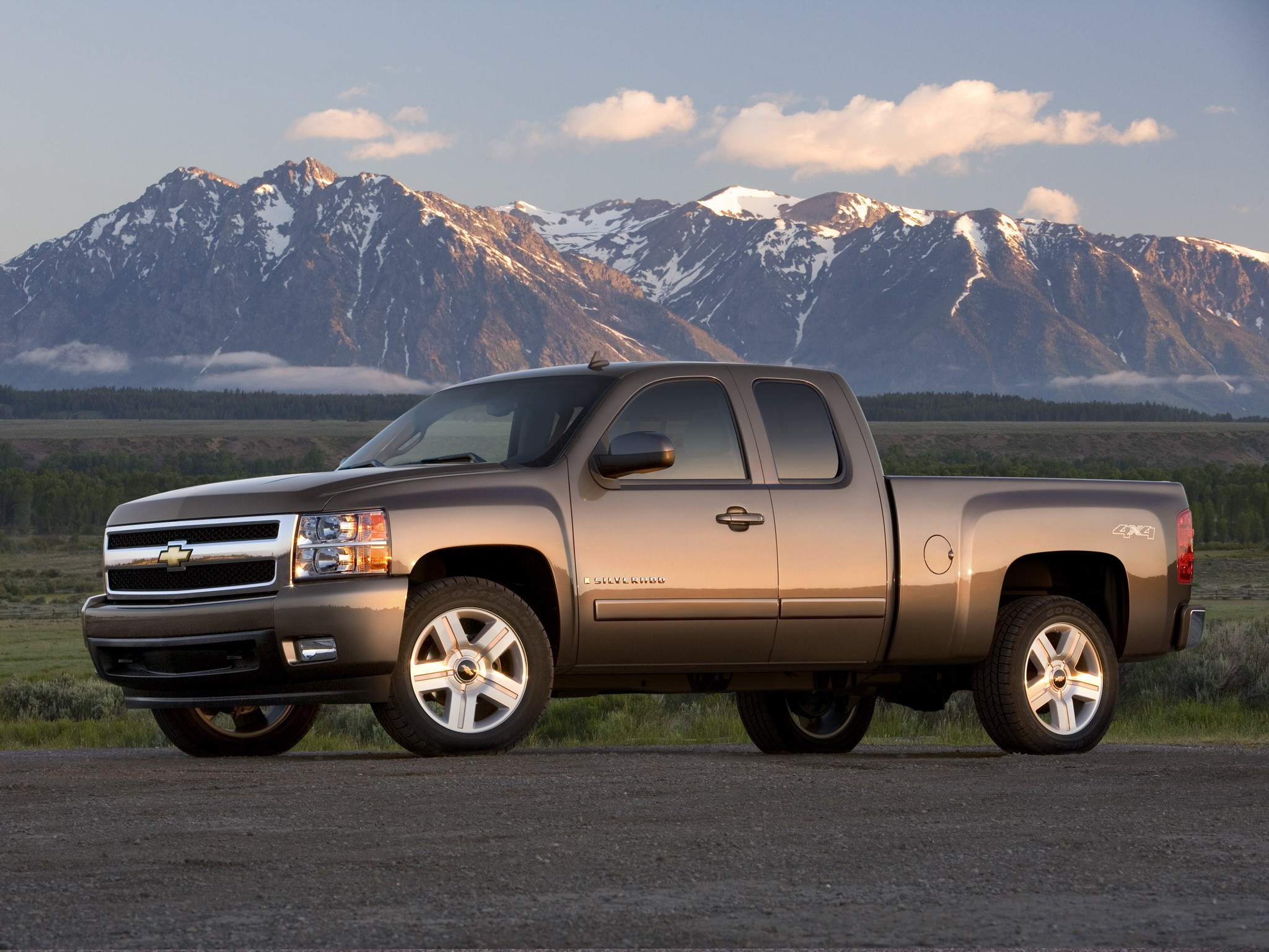 Chevrolet Silverado photo 16