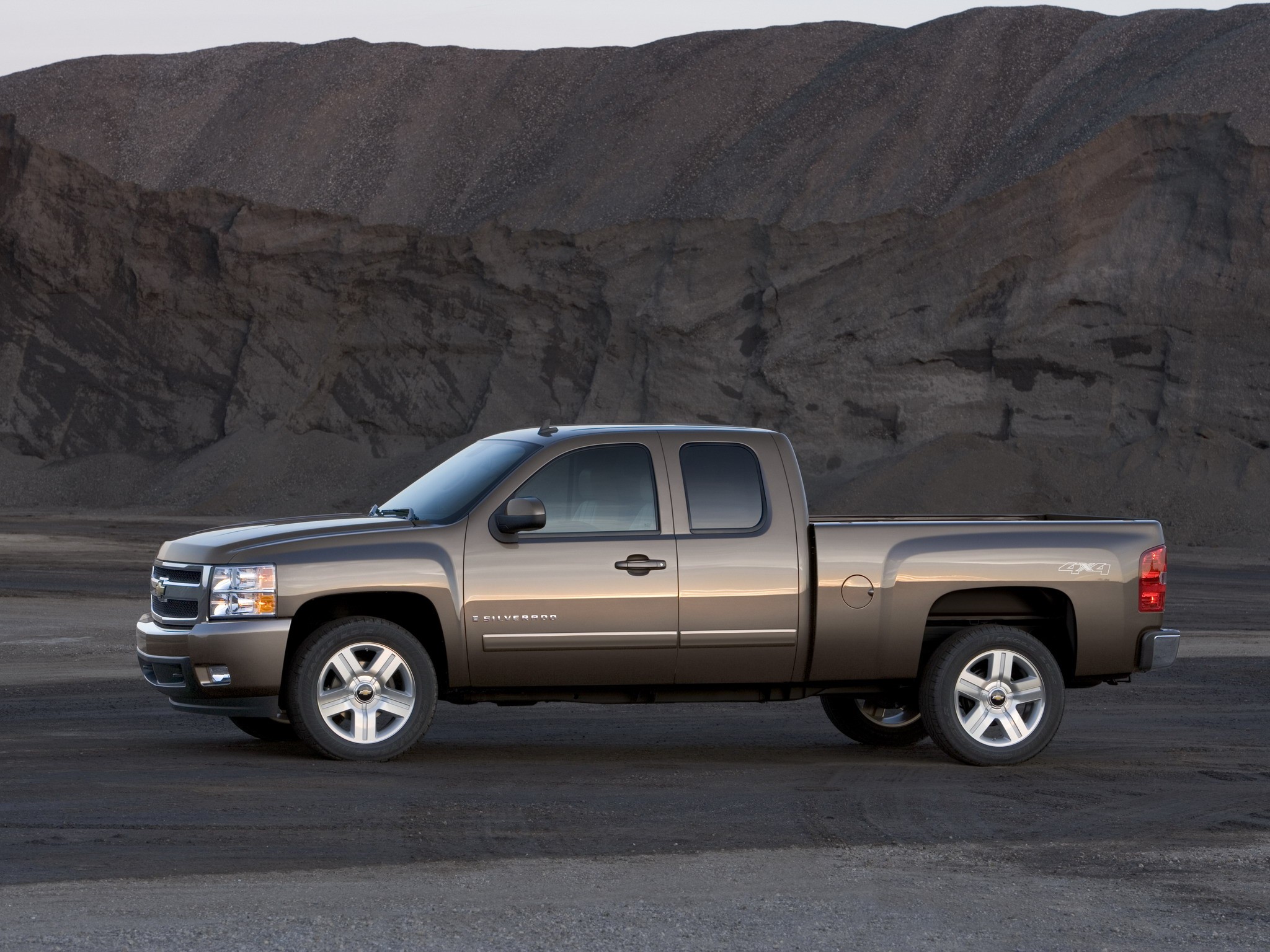 Chevrolet Silverado photo 19