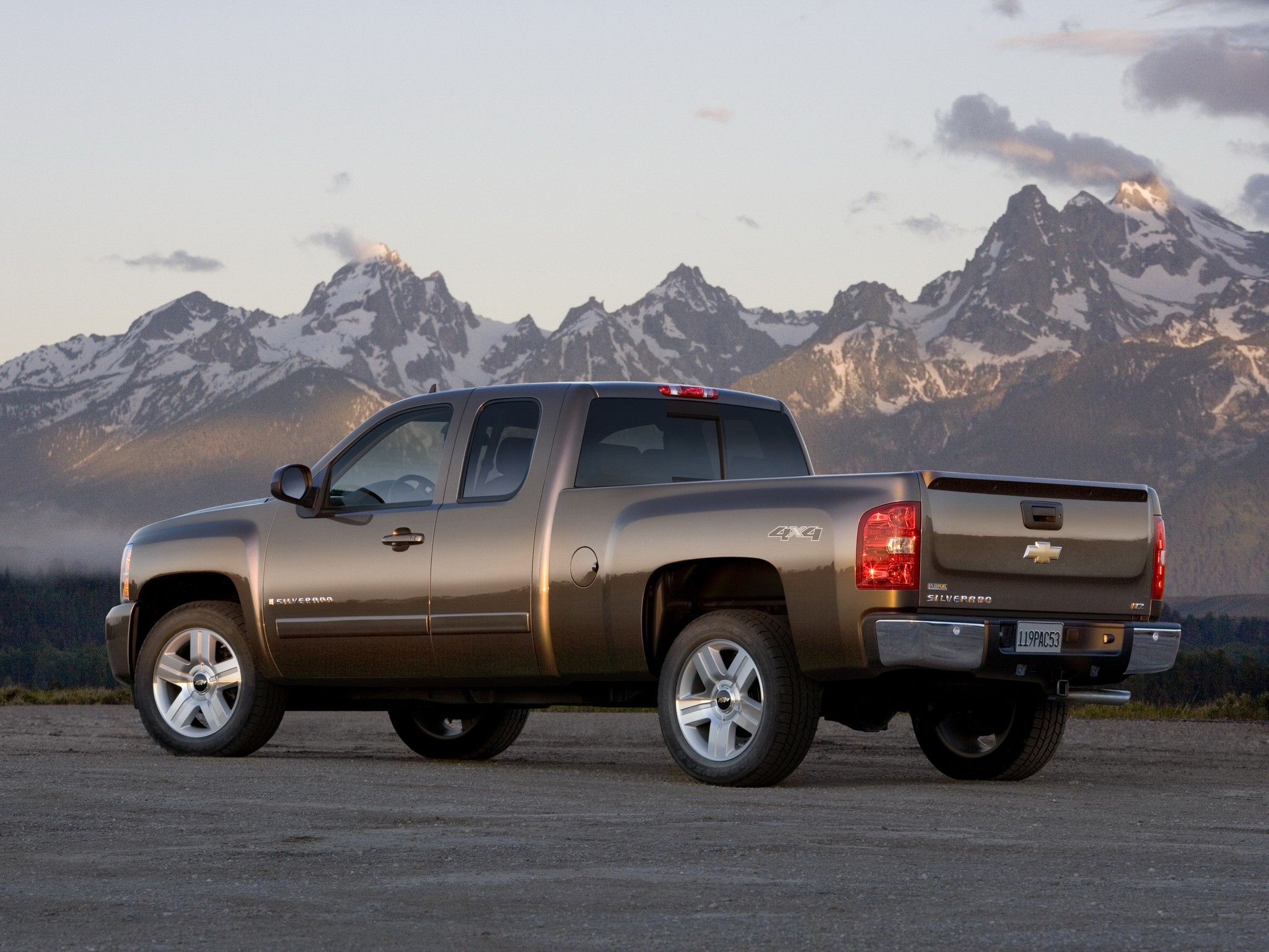Chevrolet Silverado photo 21