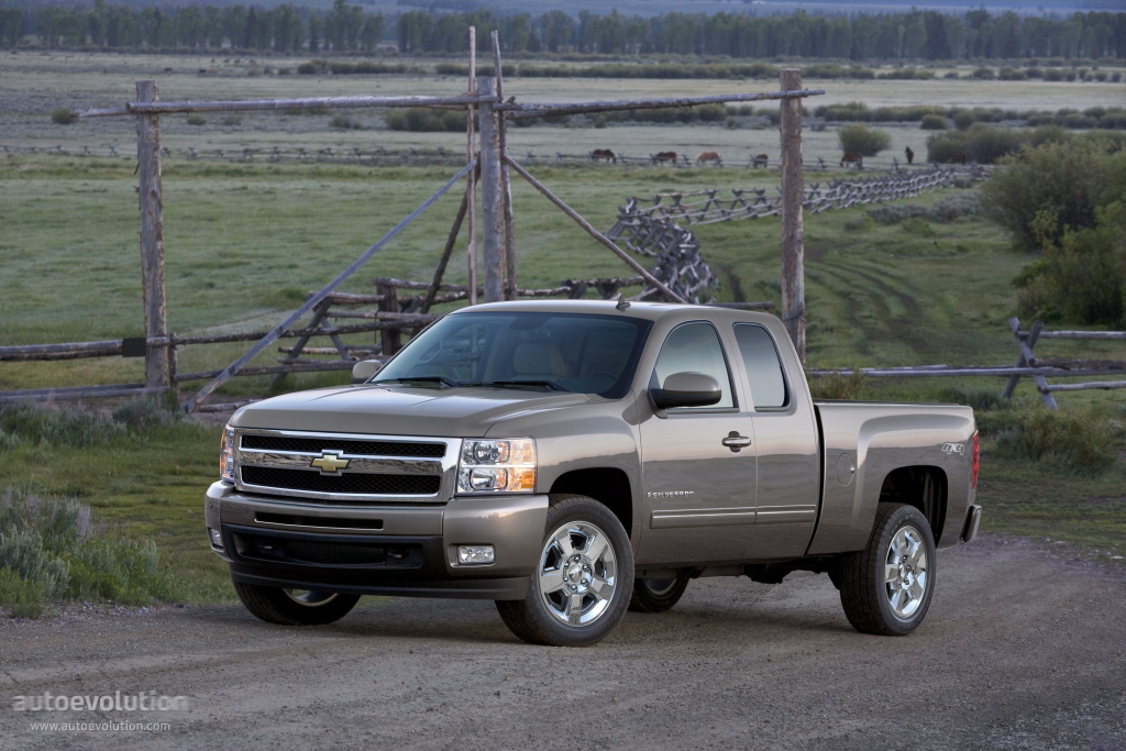 Chevrolet Silverado photo 3