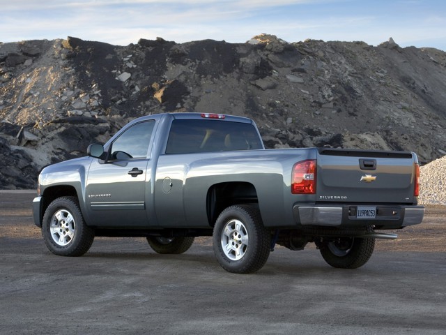 Chevrolet Silverado photo 16