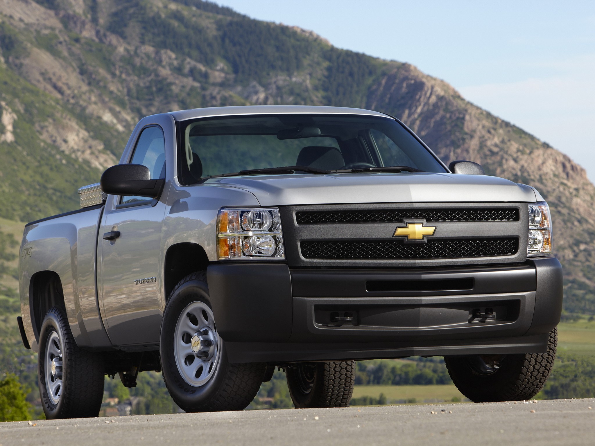 Chevrolet Silverado photo 22