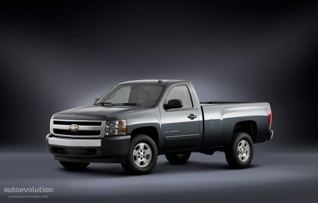 Chevrolet Silverado photo 2