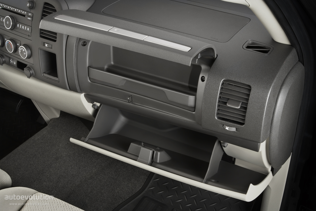 Chevrolet Silverado photo 24