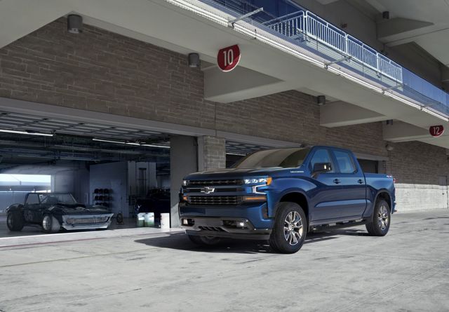 Chevrolet Silverado photo 12