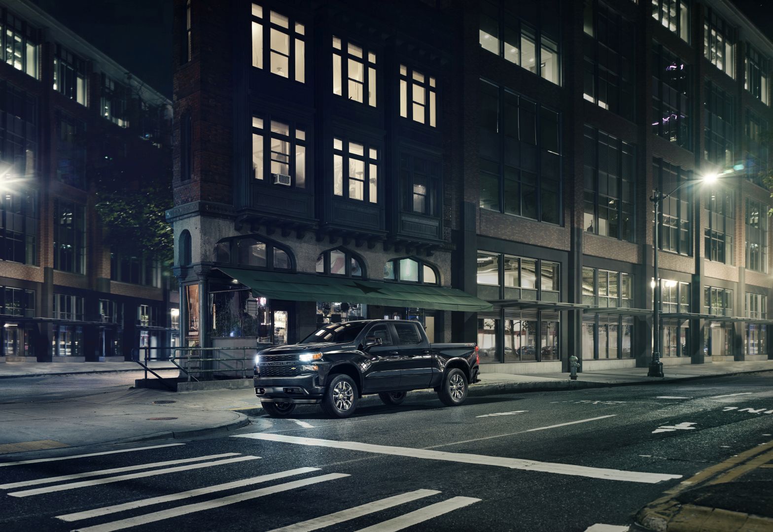 Chevrolet Silverado photo 13