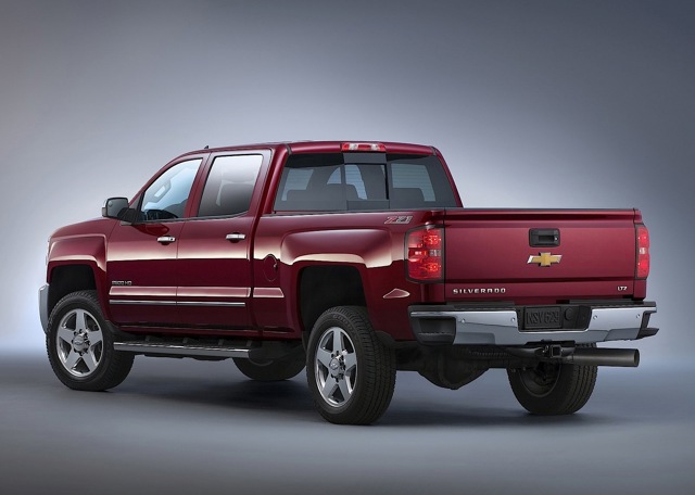 Chevrolet Silverado photo 2
