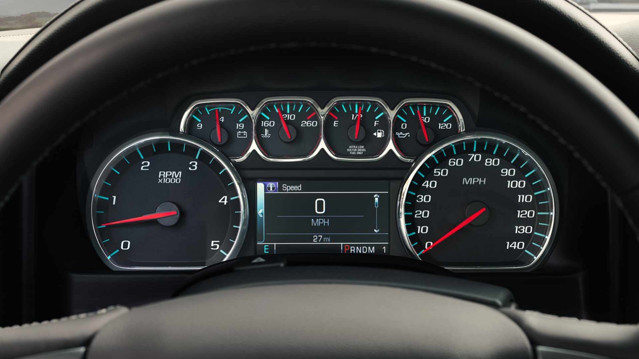 Chevrolet Silverado photo 2