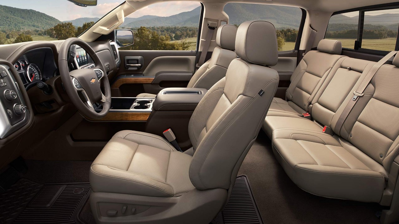 Chevrolet Silverado photo 3