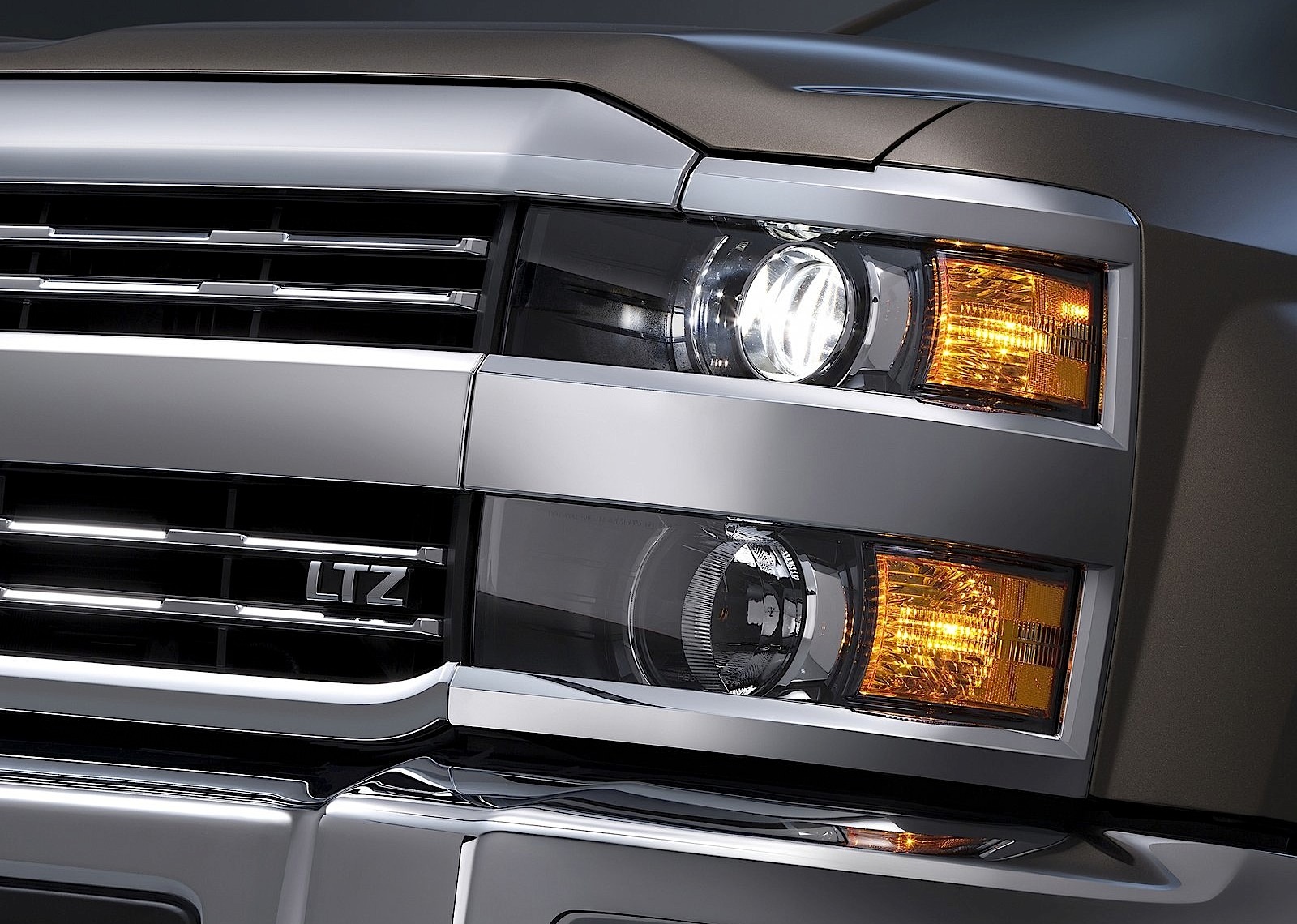 Chevrolet Silverado photo 12