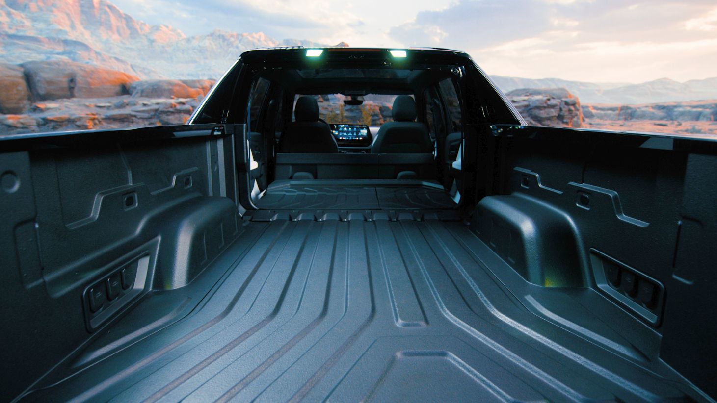 Chevrolet Silverado photo 3