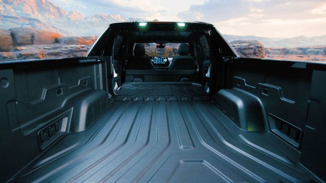 Chevrolet Silverado photo 3