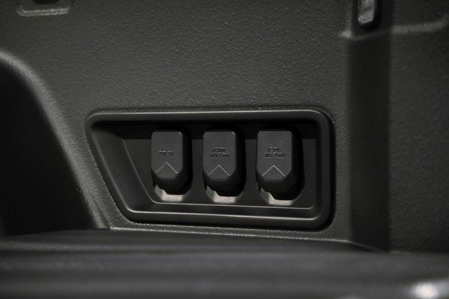 Chevrolet Silverado photo 27