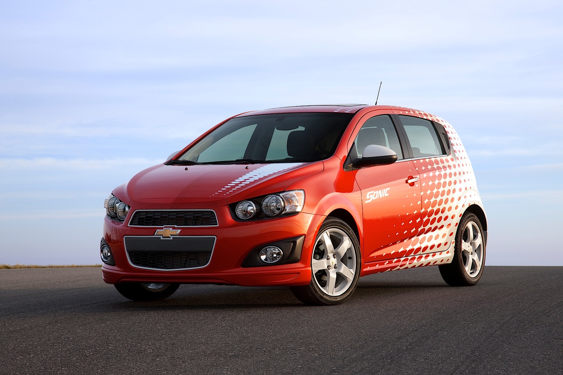 Chevrolet Sonic Hatchback photo 11