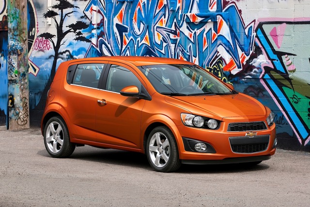 Chevrolet Sonic Hatchback photo 15