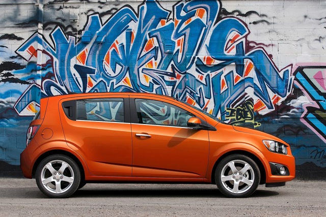 Chevrolet Sonic Hatchback photo 16