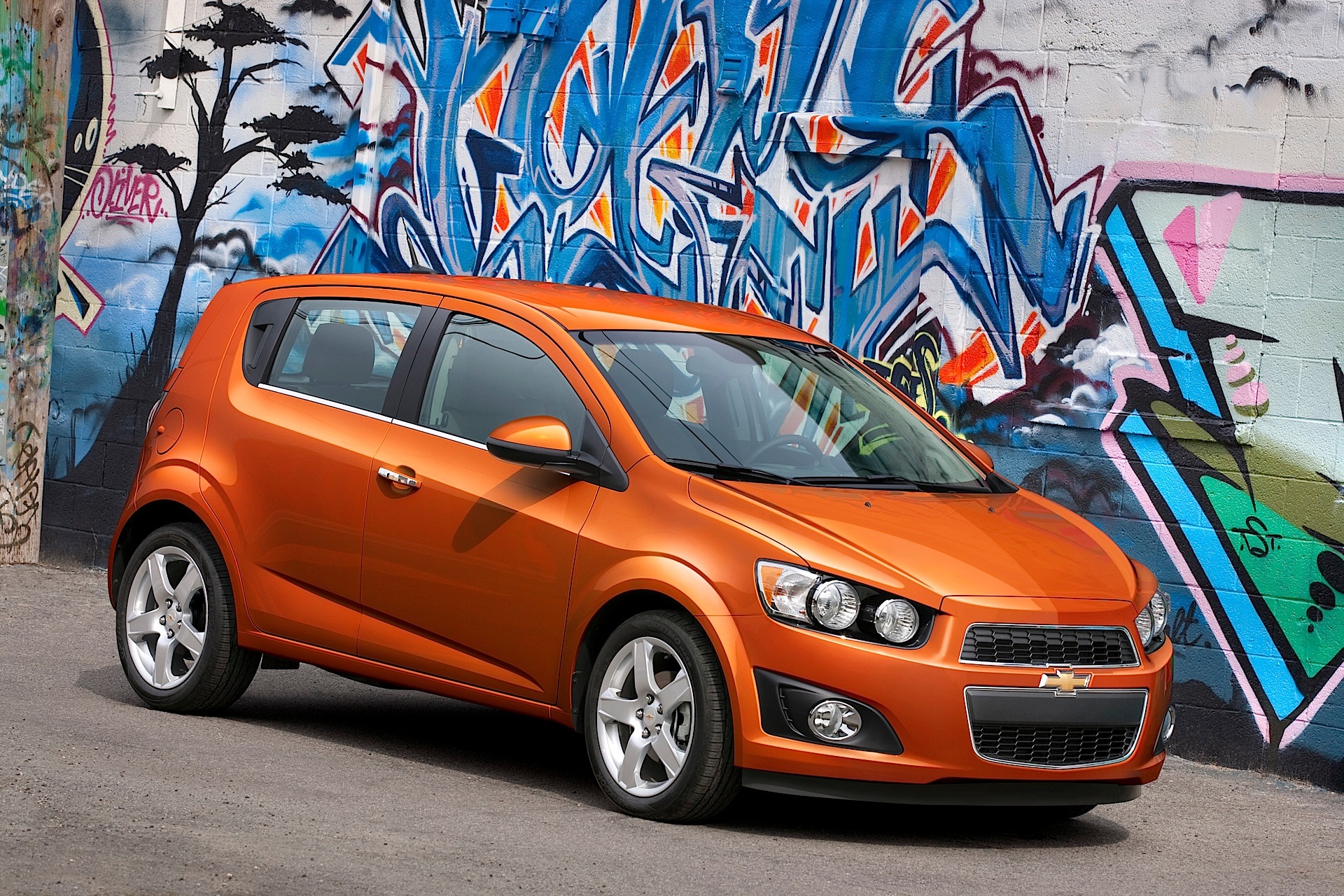 Chevrolet Sonic Hatchback photo 17