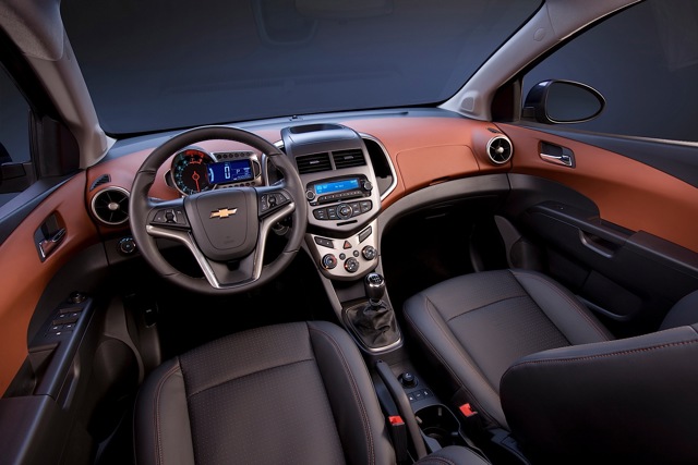 Chevrolet Sonic Hatchback photo 30