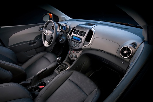 Chevrolet Sonic Hatchback photo 32