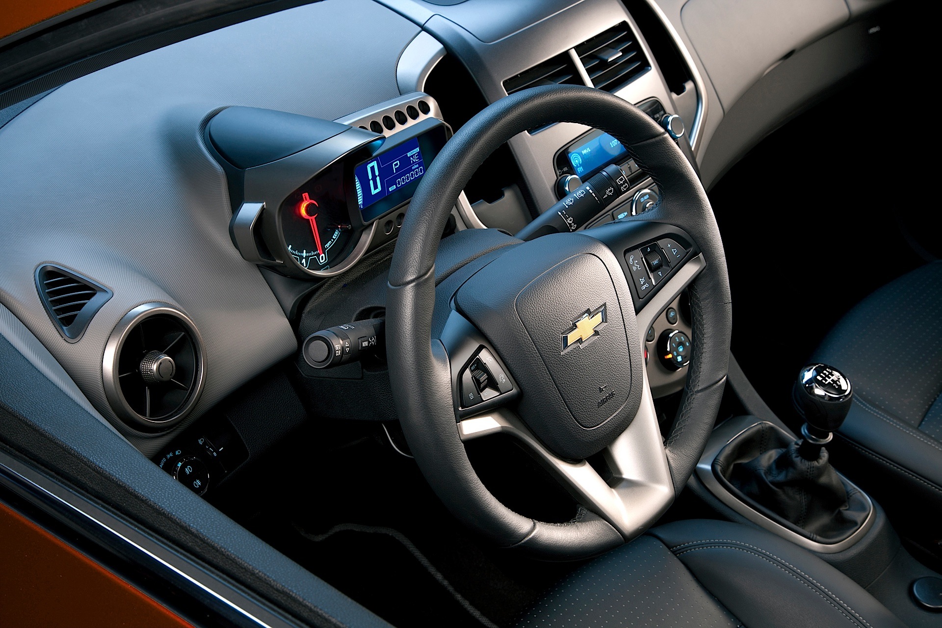 Chevrolet Sonic Hatchback photo 33