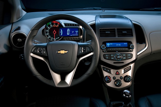 Chevrolet Sonic Hatchback photo 34