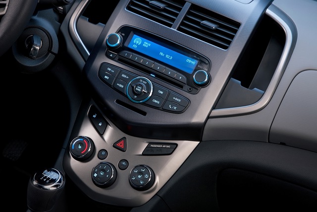 Chevrolet Sonic Hatchback photo 36