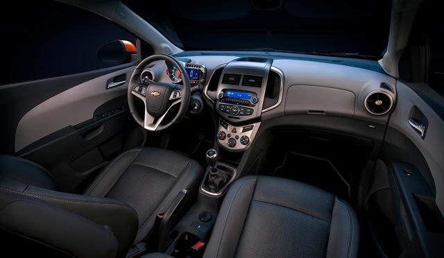 Chevrolet Sonic Hatchback photo 37