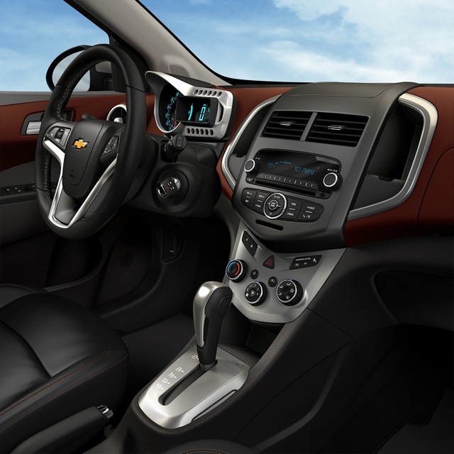 Chevrolet Sonic Hatchback photo 38