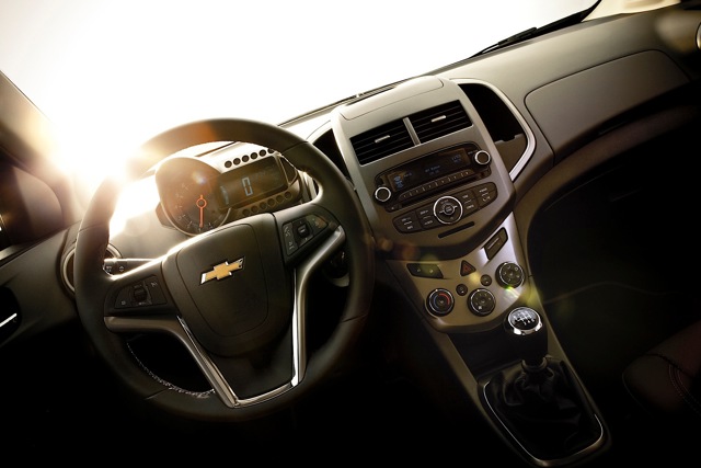 Chevrolet Sonic Hatchback photo 51