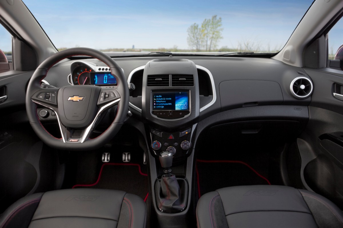 Chevrolet Sonic Rs photo 8
