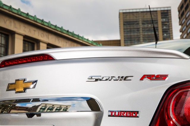 Chevrolet Sonic Rs photo 13