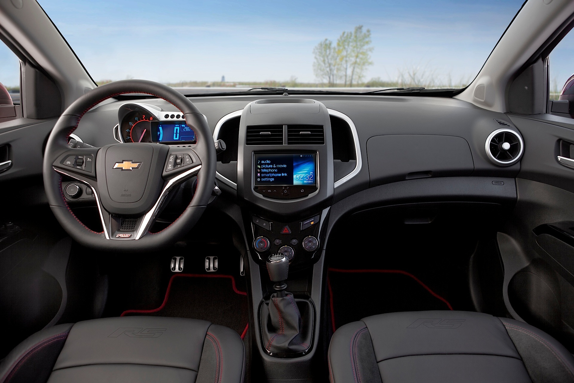 Chevrolet Sonic Rs photo 18
