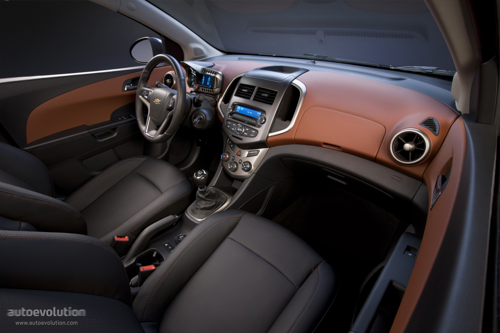 Chevrolet Sonic Sedan photo 12