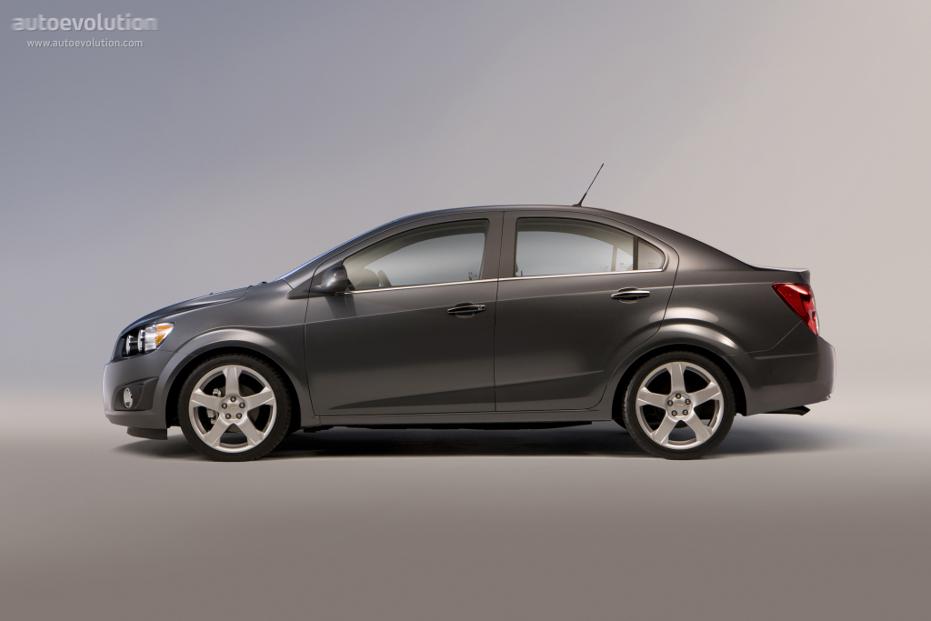 Chevrolet Sonic Sedan photo 2