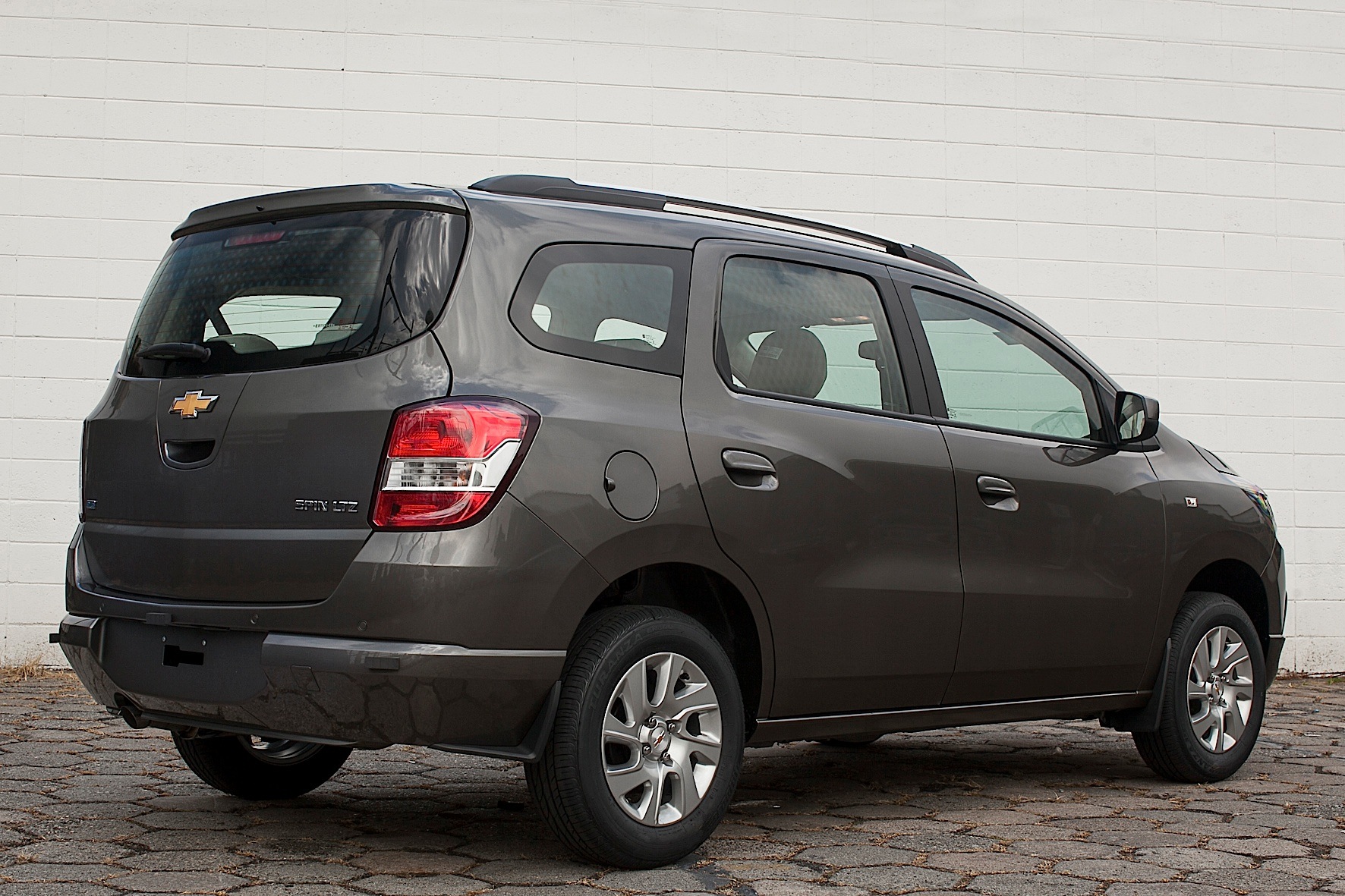 Chevrolet Spin photo 10