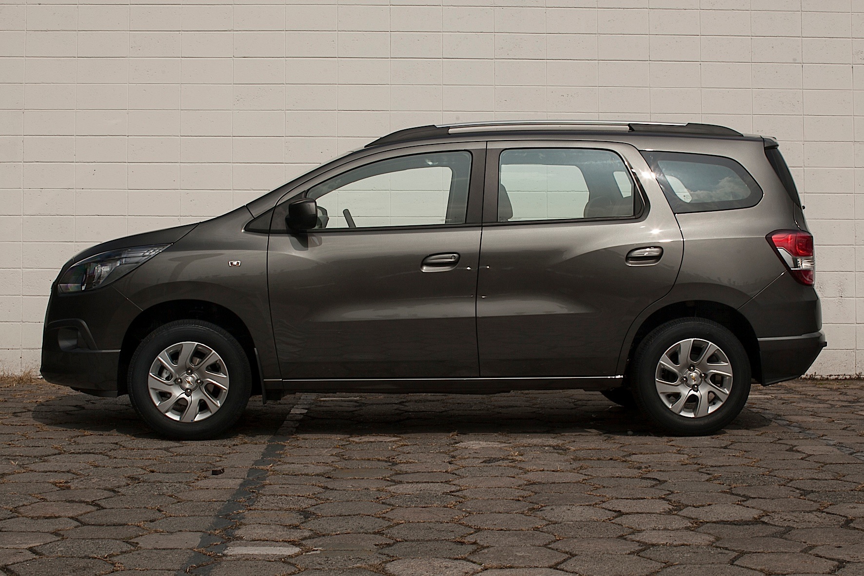 Chevrolet Spin photo 11