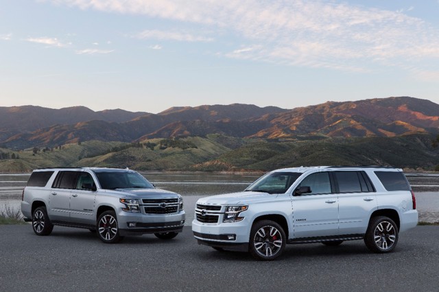 Chevrolet Suburban photo 2