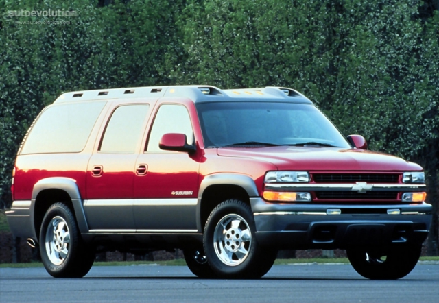 Chevrolet Suburban photo 2