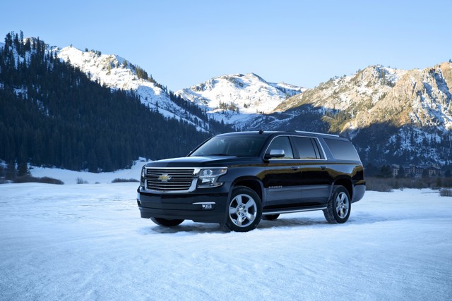 Chevrolet Suburban photo 3