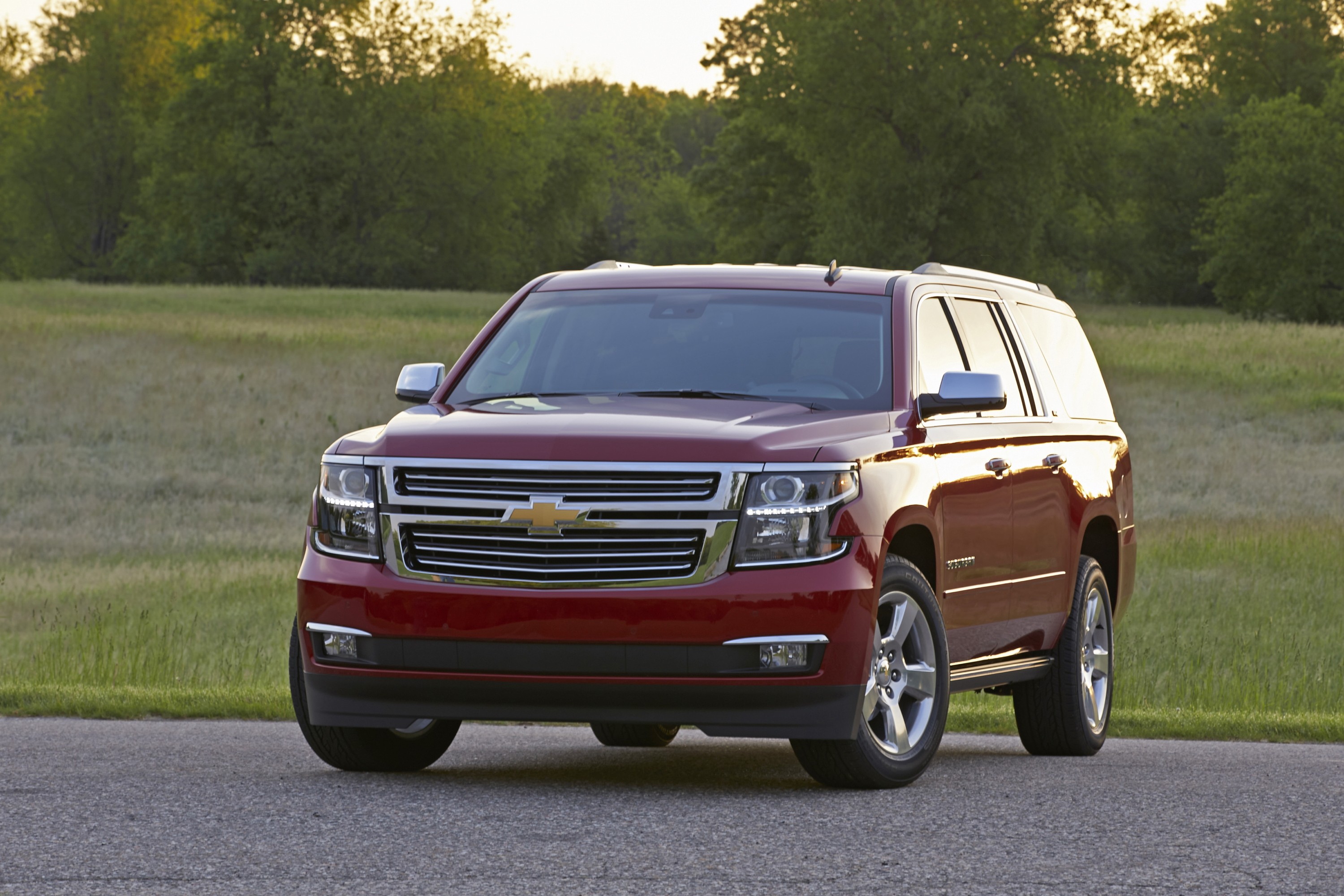 Chevrolet Suburban photo 14