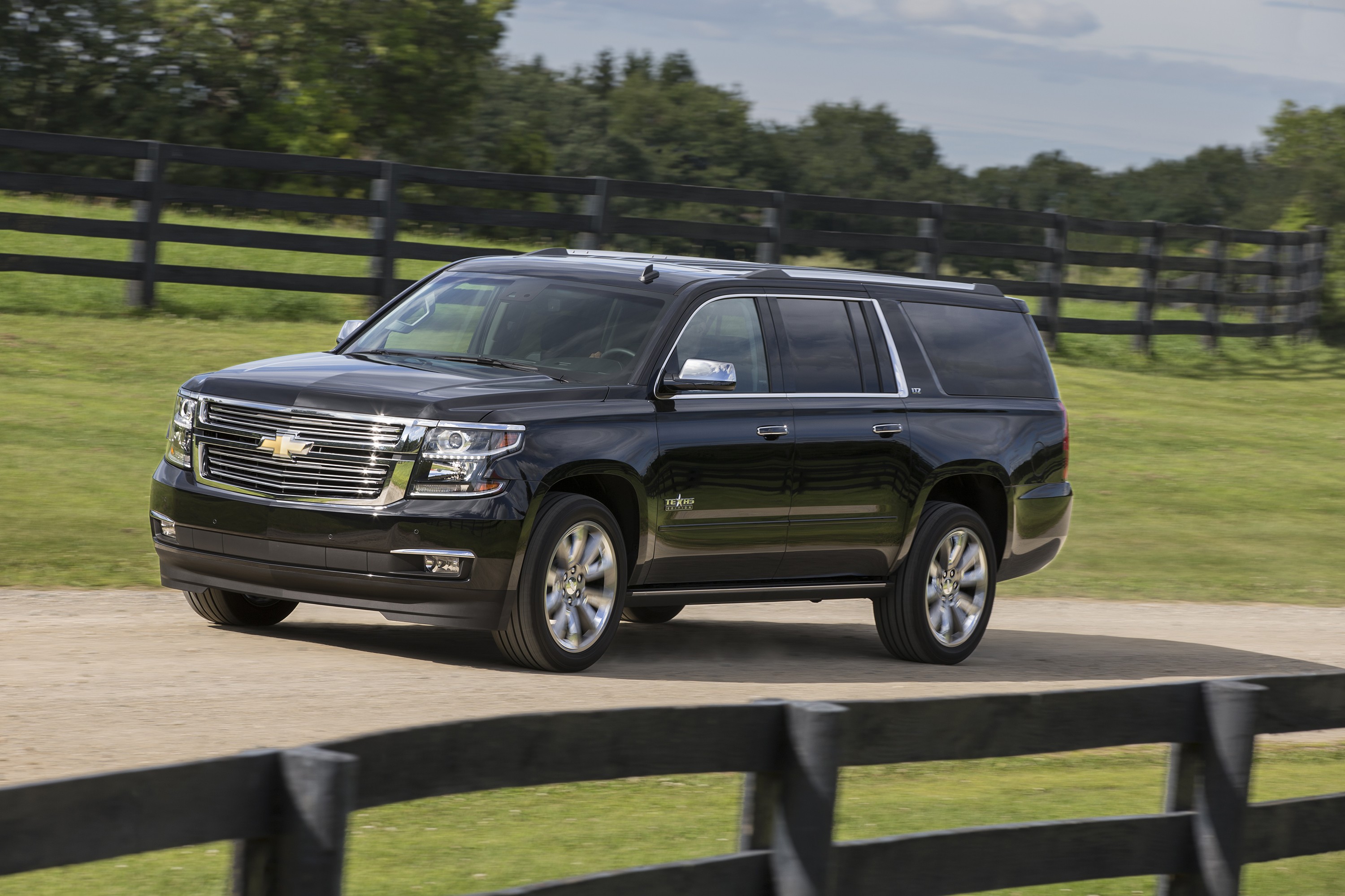 Chevrolet Suburban photo 23