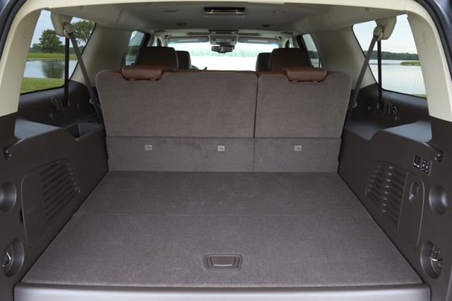 Chevrolet Suburban photo 32