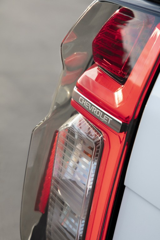 Chevrolet Suburban photo 4