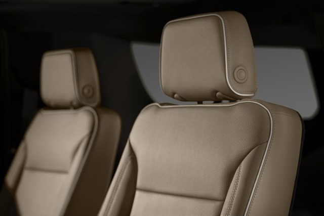 Chevrolet Suburban photo 15
