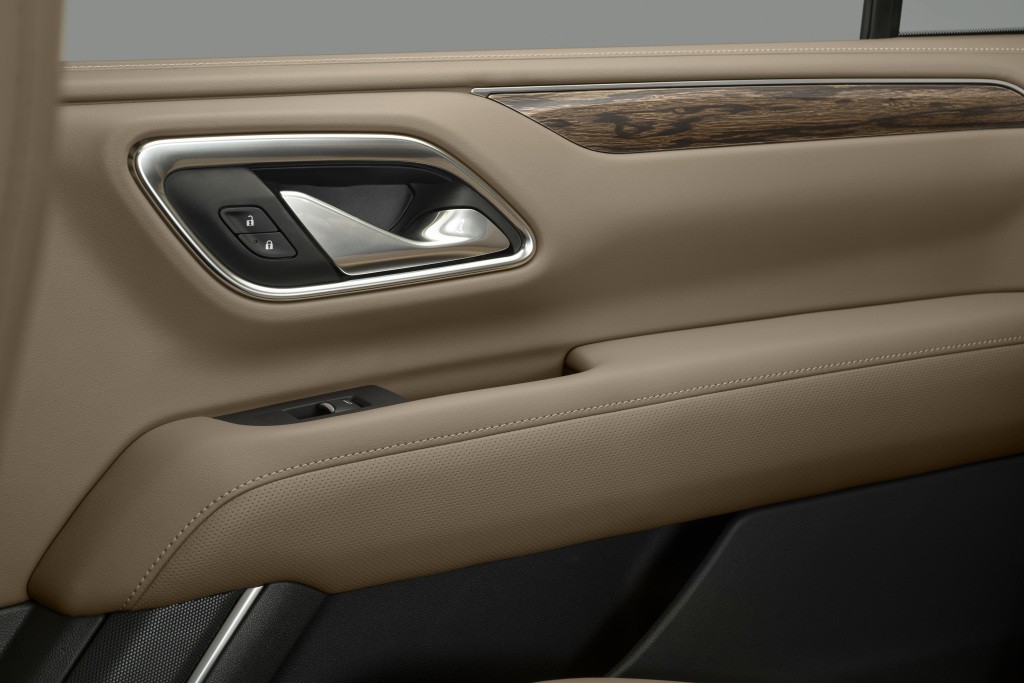 Chevrolet Suburban photo 19