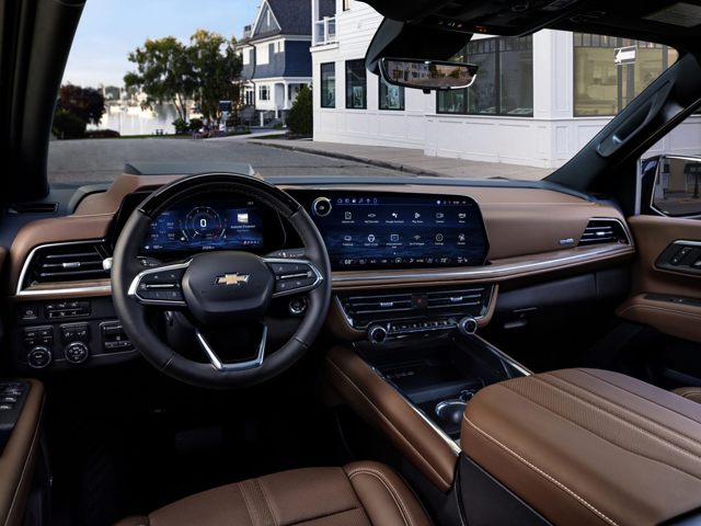 Chevrolet Suburban photo 5