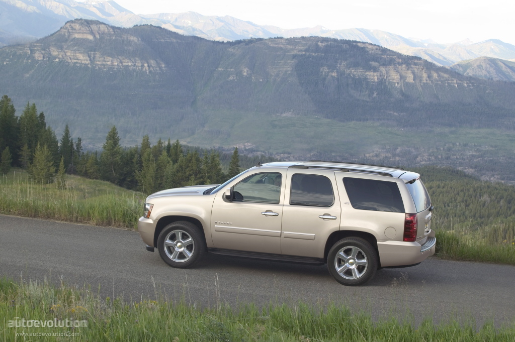 Chevrolet Tahoe photo 2
